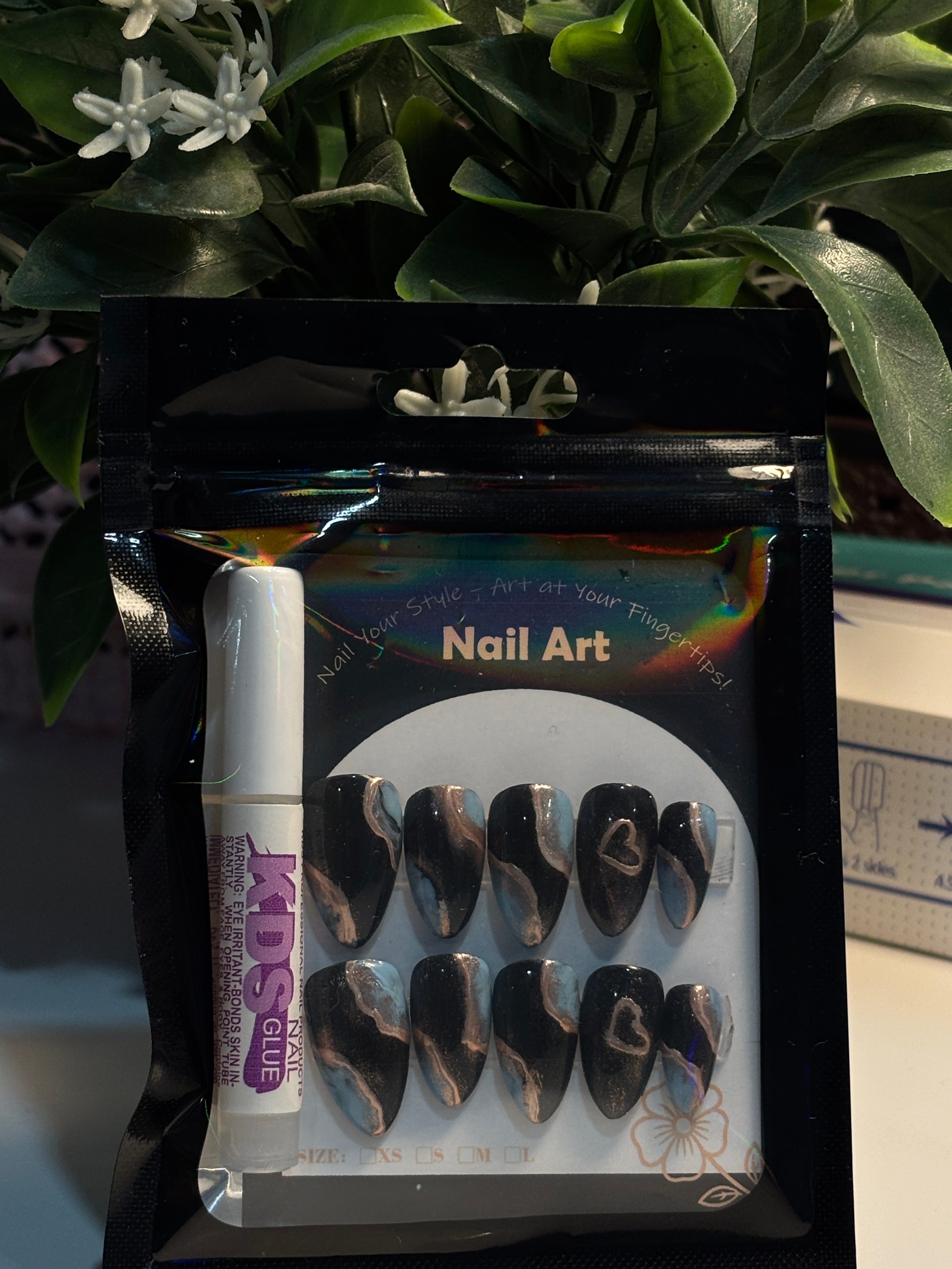 Press on nails