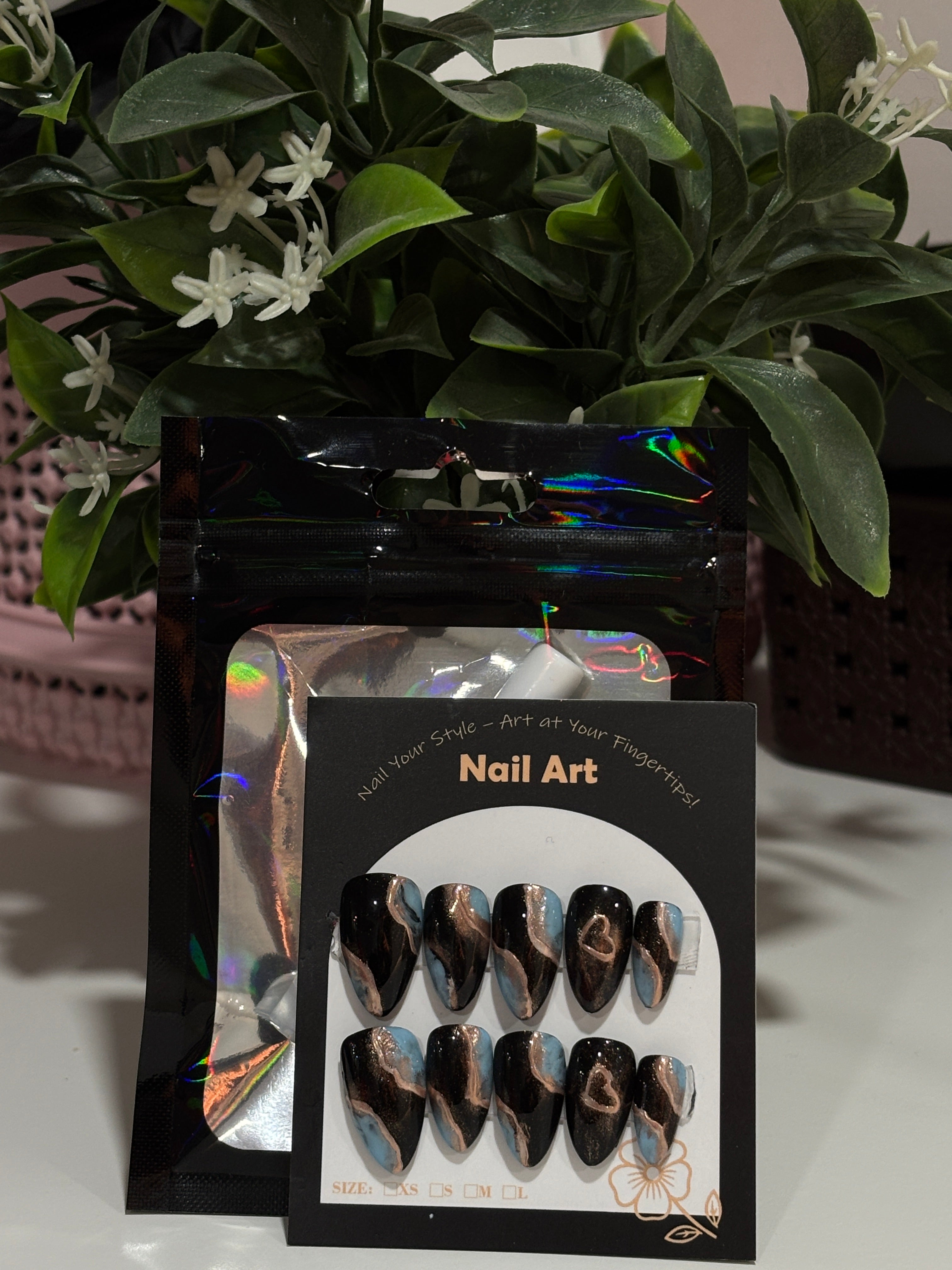 Press on nails
